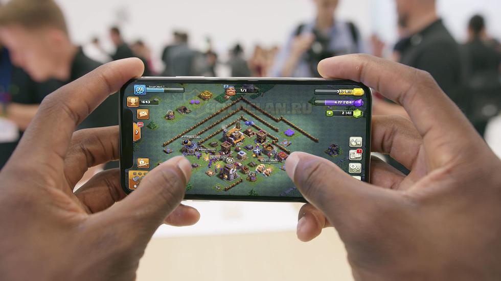 Clash of Clans адаптированный под iPhone X